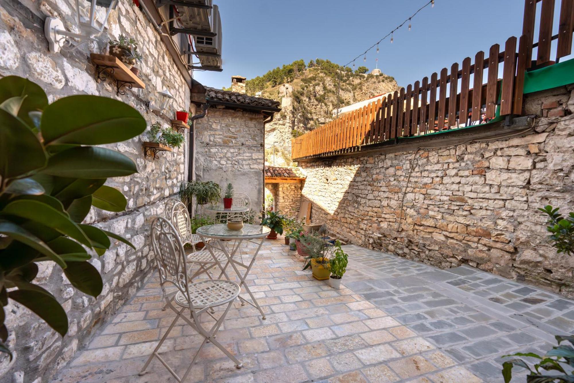 The Well House - Unesco Берат Экстерьер фото